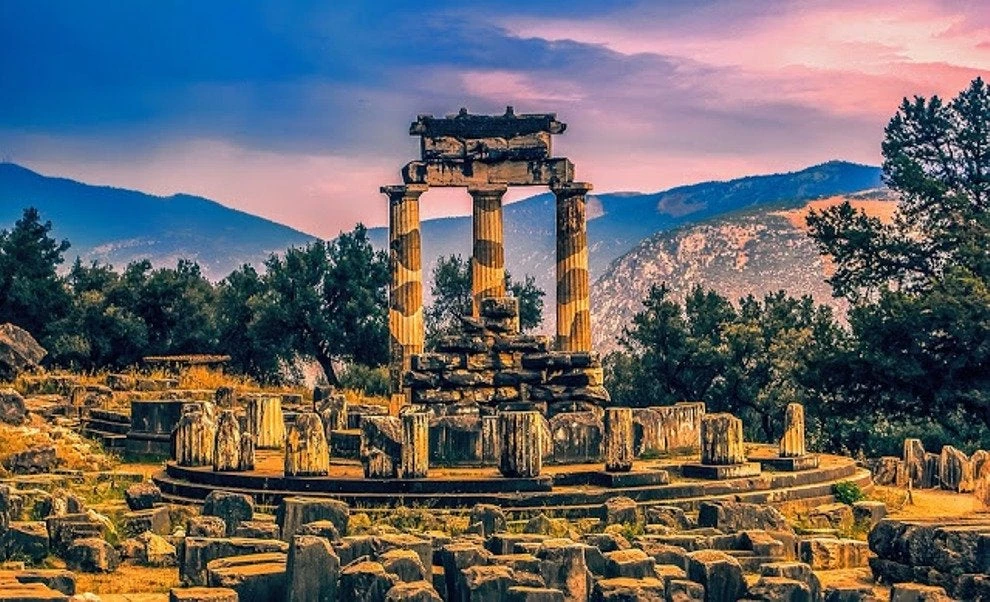 Αυτός είναι ο θησαυρός που βρέθηκε θαμμένος στο μαντείο των Δελφών (εικόνες)
